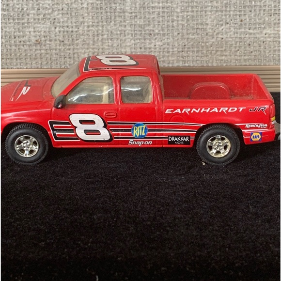 Earnhardt 2003 Chevy Truck - Picture 4 of 9